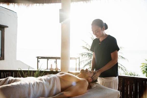 Lợi ích của massage Thái là gì đối với sức khỏe?